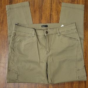 Supplies by Union Bay khaki cargo pants size 14, 18.5 at waist, 10in rise